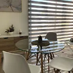Departamento Los Canelos, A Metros De Avenida Las Industrias- Incluye, Netflix Directv Aire Acondicionado, Internet