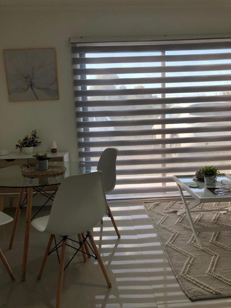 Apartamento Departamento Canelos, A Metros De Avenida Industrias- Incluye, Netflix Directv Aire Acondicionado, Internet